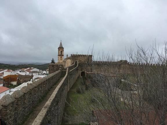 Castillo-Fortaleza de Cumbres Mayores