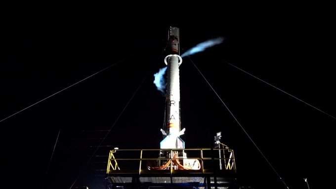 Plataforma de lanzamiento con el cohete Miura 1 preparado