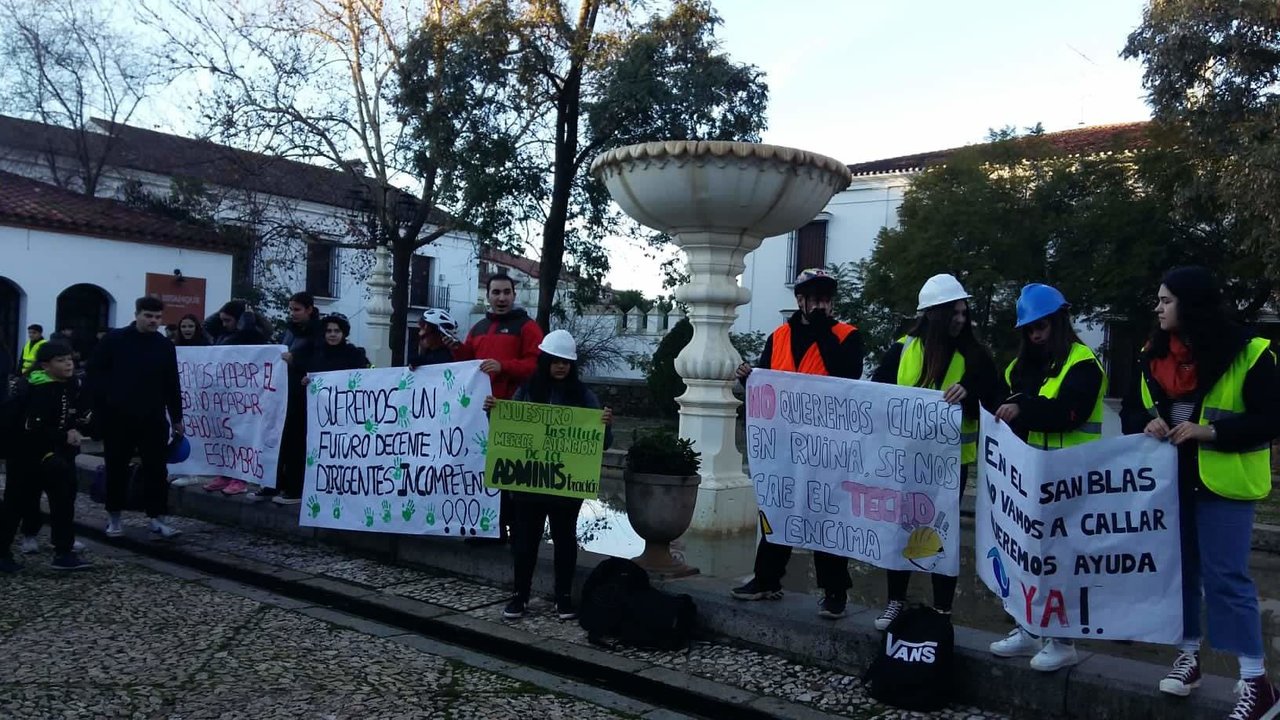 Protesta de la comunidad educativa del San Blas