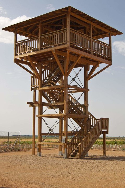 Observatorio de aves, similar a las torres propuestas