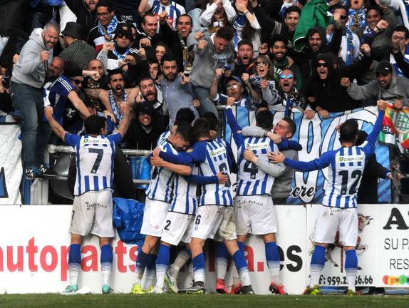 Rubén Mesa, como el Recre, nunca se rinde (1-0)