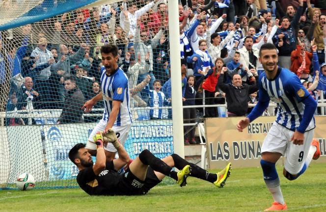La fe del Decano mueve la montaña del Marbella (2-0)