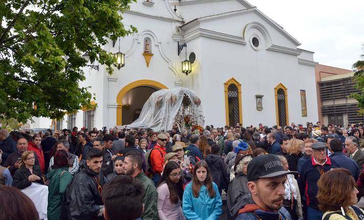 Emigrantes retoma su camino