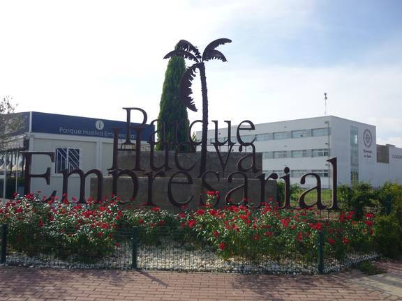 Cuatro heridos trasladados al Juan Ramón tras un choque en el Parque Huelva Empresarial