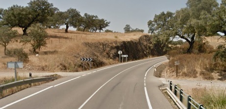 Un joven motorista sufre fracturas graves tras ‘rozarse’ con un camión en Rosal