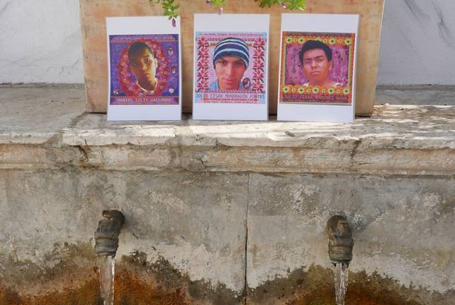 La artista Jan Nimmo trae a Galaroza la muestra sobre la tragedia de Ayotzinapa