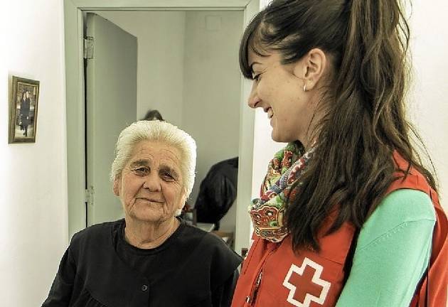 Cruz Roja recomienda extremar las precauciones con la infancia y los mayores ante el calor