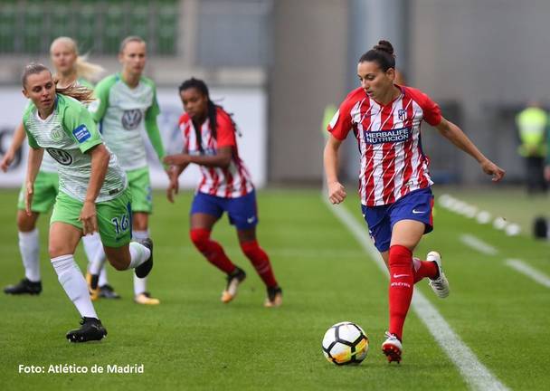 El Atlético se centra en el Cajasol Sporting y encaja una goleada histórica