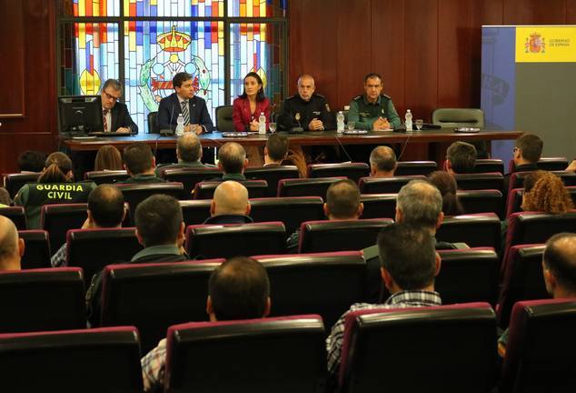 La Policía se mete en los colegios y alerta de los riesgos de Internet en más de 700 charlas