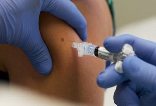 Muere un joven de 21 años por meningitis y otras dos personas están afectadas