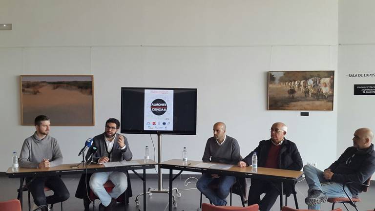 Almonte programa numerosas actividades para divulgar el conocimiento científico entre la población