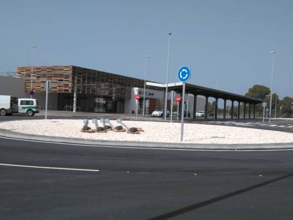 Caos con los viajeros antes de estrenar la nueva estación el próximo miércoles
