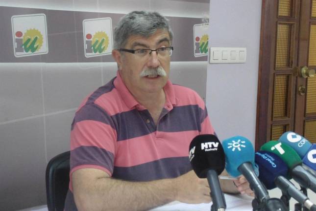 La Asamblea Local de IU aprueba por unanimidad la salida del edil Juan Manuel Arazola