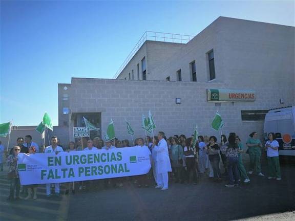 Salud se compromete con Satse a aumentar en breve la plantilla de Urgencias del Juan Ramón Jiménez