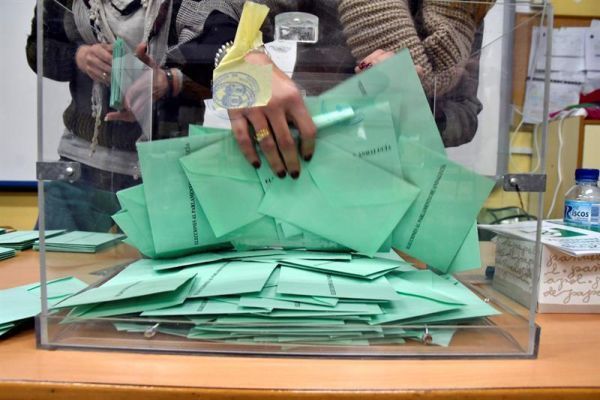 El 2D pasa factura a las cuentas de PSOE, PP y Adelante y rellena las arcas de Ciudadanos y VOX