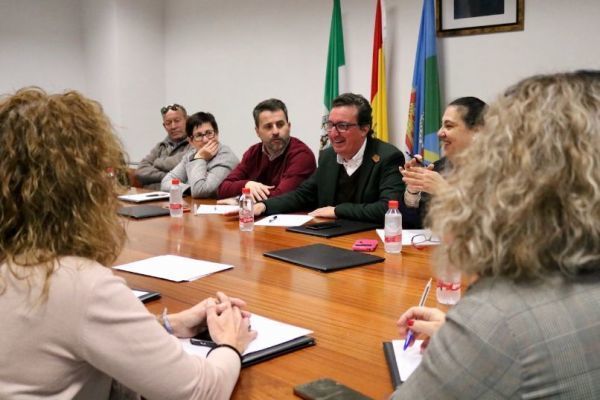 El PP amarra en Punta Umbría su compromiso con el sector pesquero