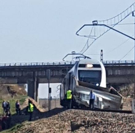 El accidente del Alvia Madrid-Huelva ha afectado a tres trenes y a decenas de viajeros