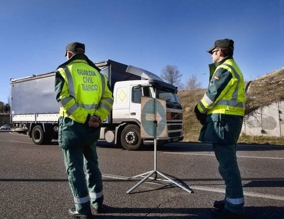 La Guardia Civil controlará el denso tráfico que soportarán nuestras vías durante la operación retorno