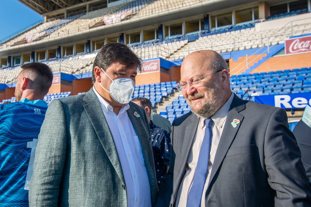 El alcalde de Huelva con el presidente del Recreativo.
