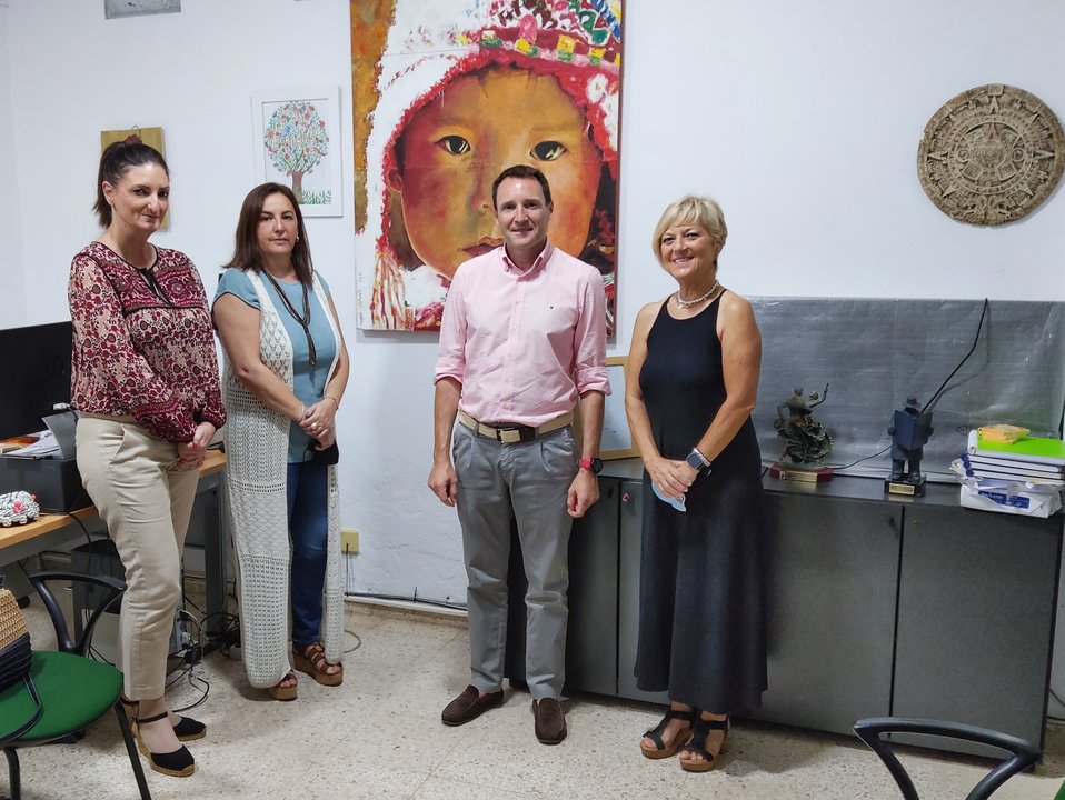 Visita Aguas de Huelva a la Asociación Madre Coraje de Huelva