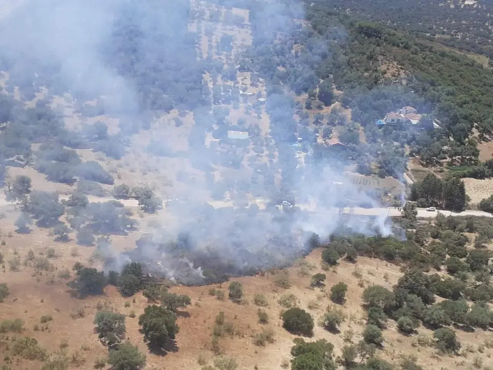 Incendio en Aroche. (Foto: Infoca)