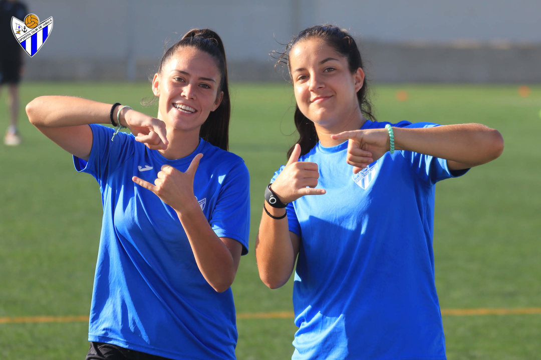 ADT, a la derecha, tras una sesión de entrenamiento del Sporting de Huelva.