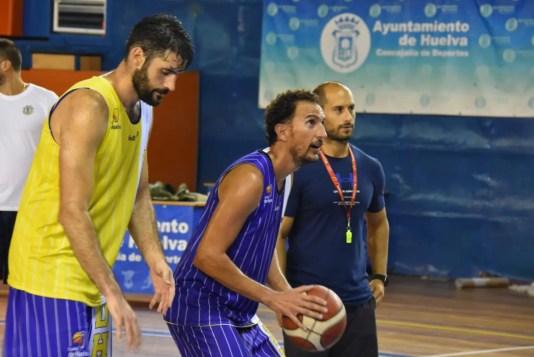 El Ciudad de Huelva entrena en el Andrés Estrada.