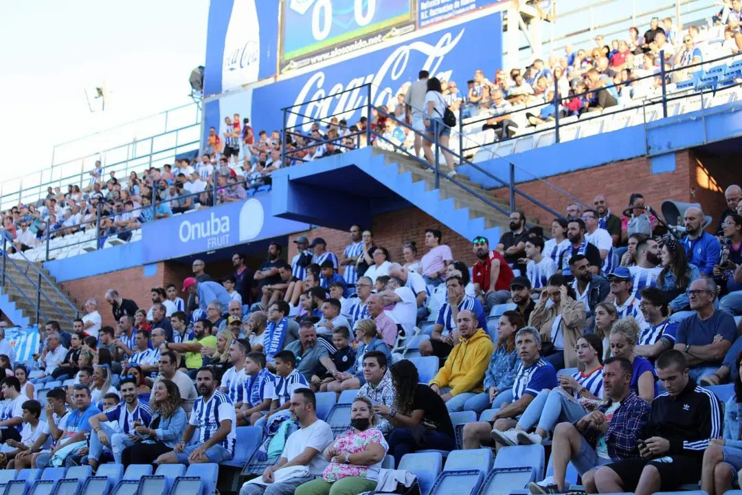 La afición recreativista en el Nuevo Colombino.