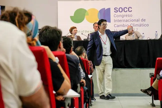 Varios instantes durante el desarrollo de la ponencia "Ciencia y Cambio Climático" durante el SOCC 2017