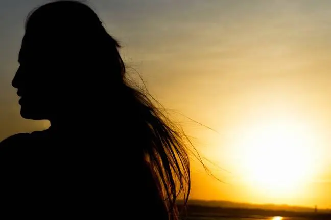 ALICIA Y LA PUESTA DE SOL - Jonatan Gonz&aacute;lez 