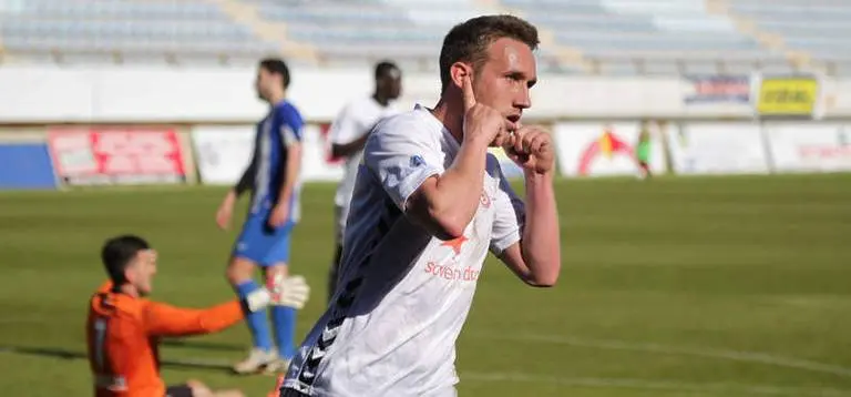 SEGUNDA DIVISIÓN B: CULTURAL - IZARRA (3-1)