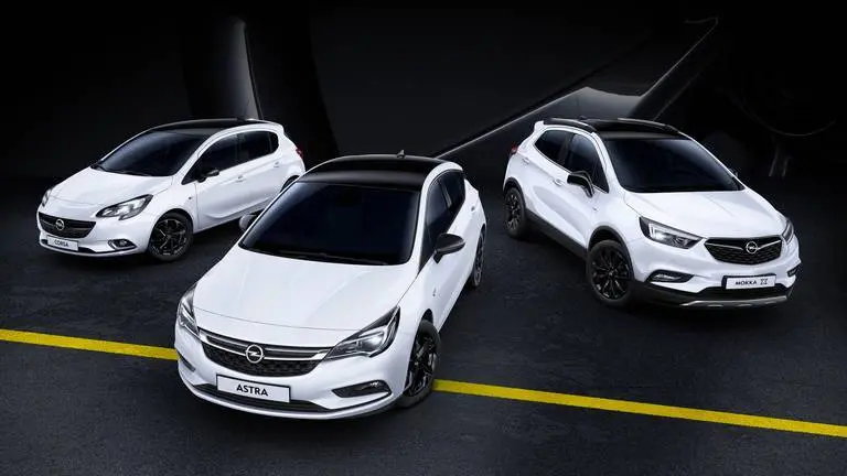 Corsa, Astra and Mokka X especially eye-catching. Two-tone color schemes are highly popular.