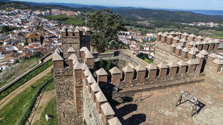 Castillo de Cortegana, uno de los municipios 'mágicos' de Huelva