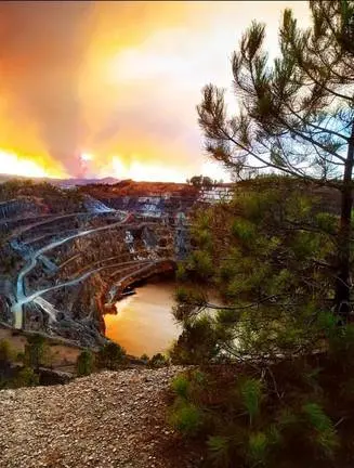 El incendio de Olivargas, visto desde Corta Atalaya