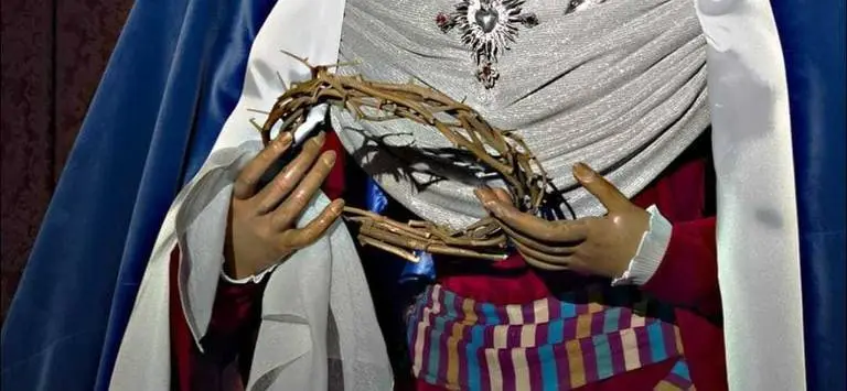 Aparece la corona de espinas de la Señora de la Caridad en la capilla de la  Fe