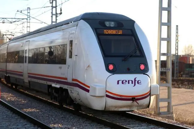 Uno de los trenes que llegan a Huelva