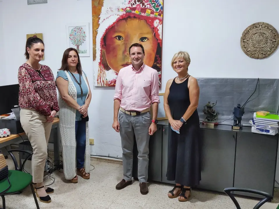 Visita Aguas de Huelva a la Asociación Madre Coraje de Huelva