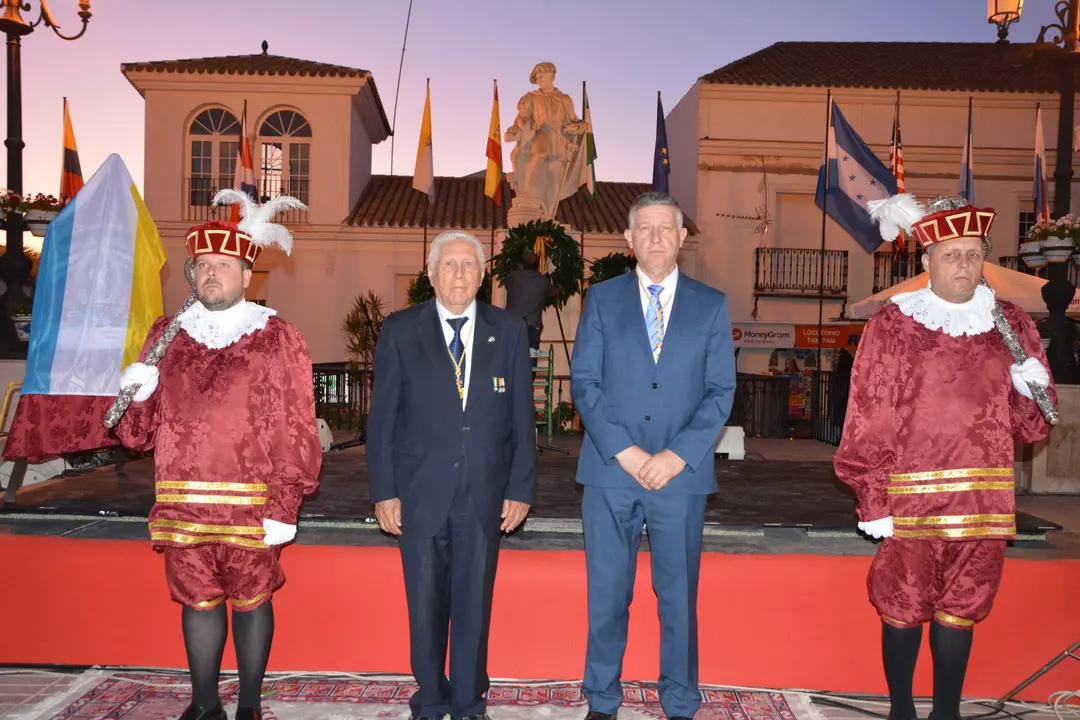 Acto solemne para el Ayuntamiento y la Real Sociedad Colombina.