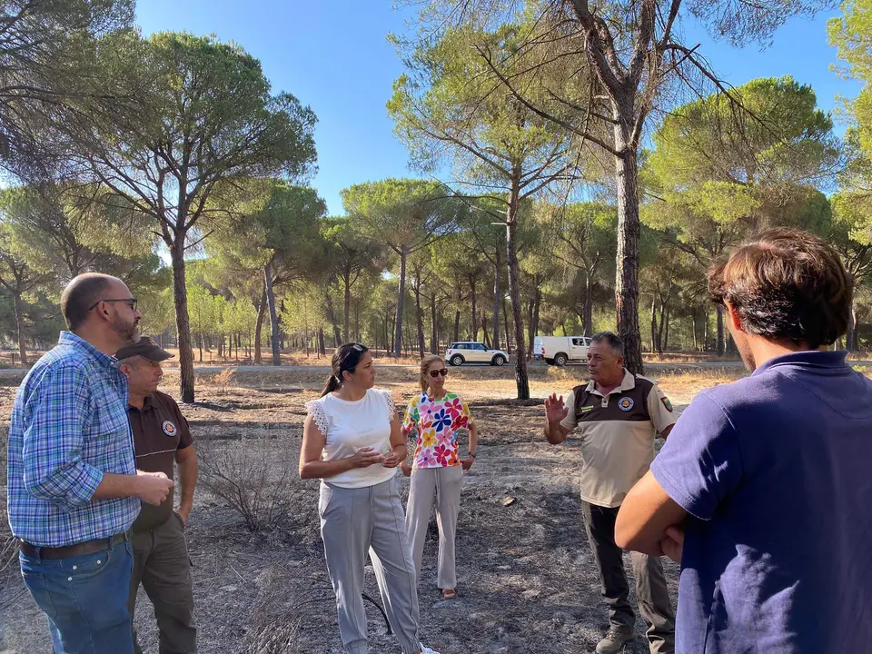 Visita-zona-incendio de Almonte.