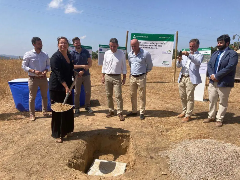 Primera piedra simbólica de las obras en la Sierra.