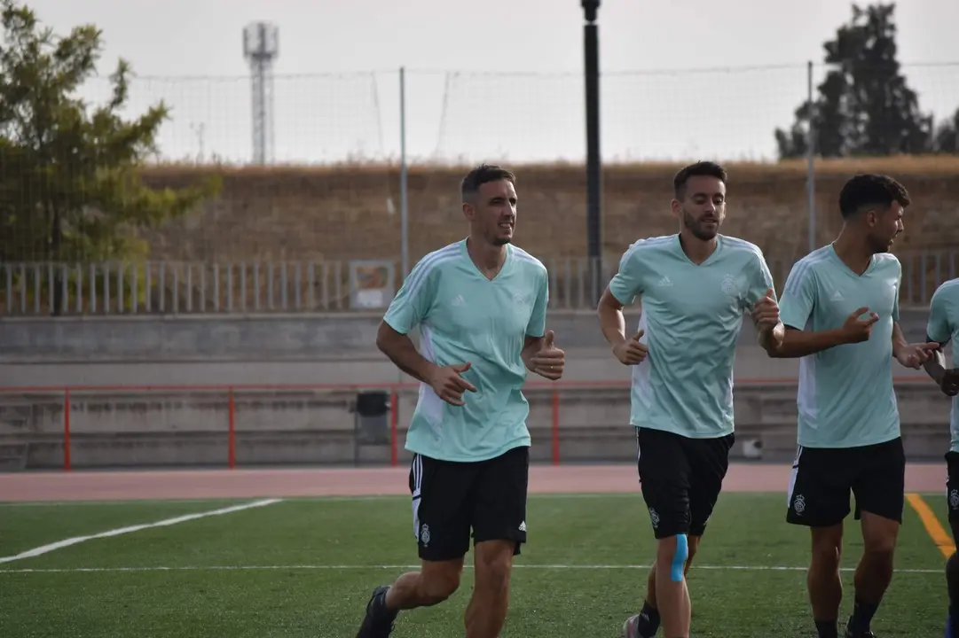 Pablo Caballero en su primer entreno con el Recre.