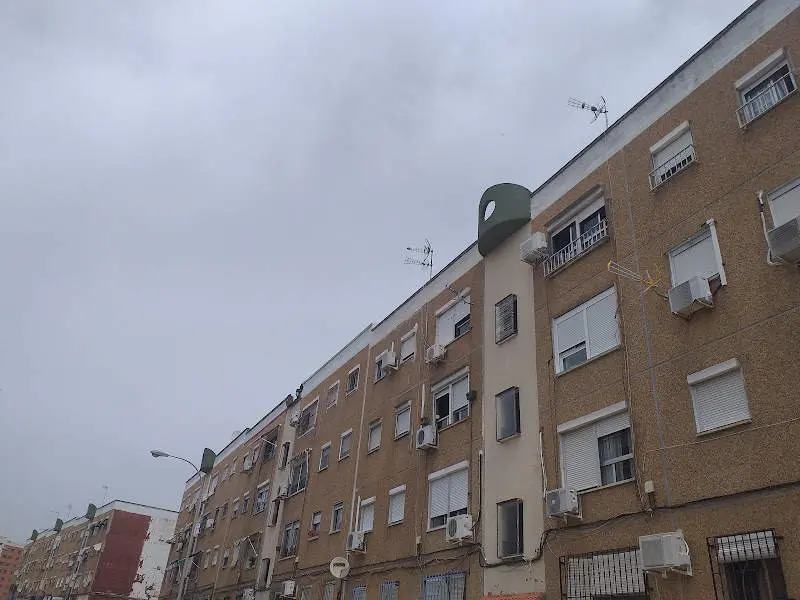 Castilletes peligrosos en la barriada del Torrejón de la capital onubense.