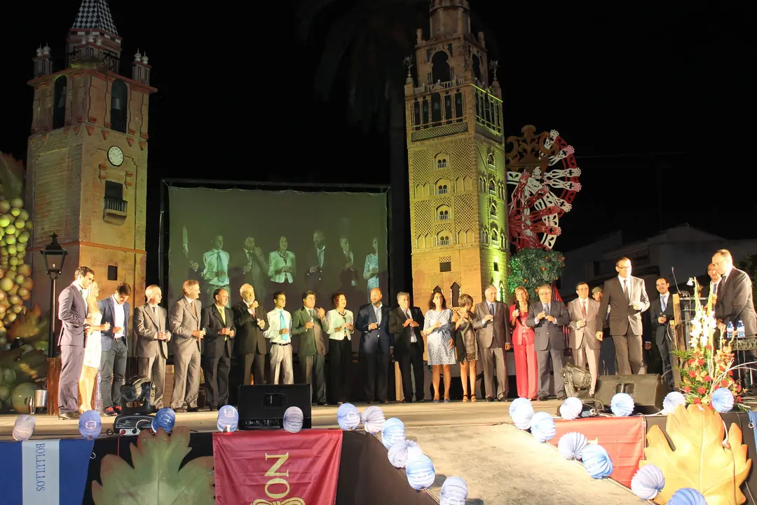 Acto de Exaltación del Vino en Bollullos dedicado a la capital de Sevilla