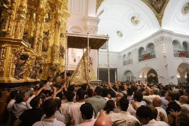 Inicio de la procesión de Pentecostés 2022.