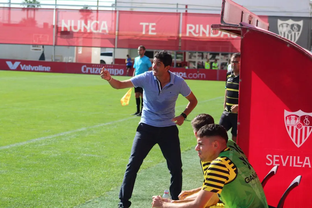 Pavón en el choque entre el San Roque y el Sevilla Atlético.