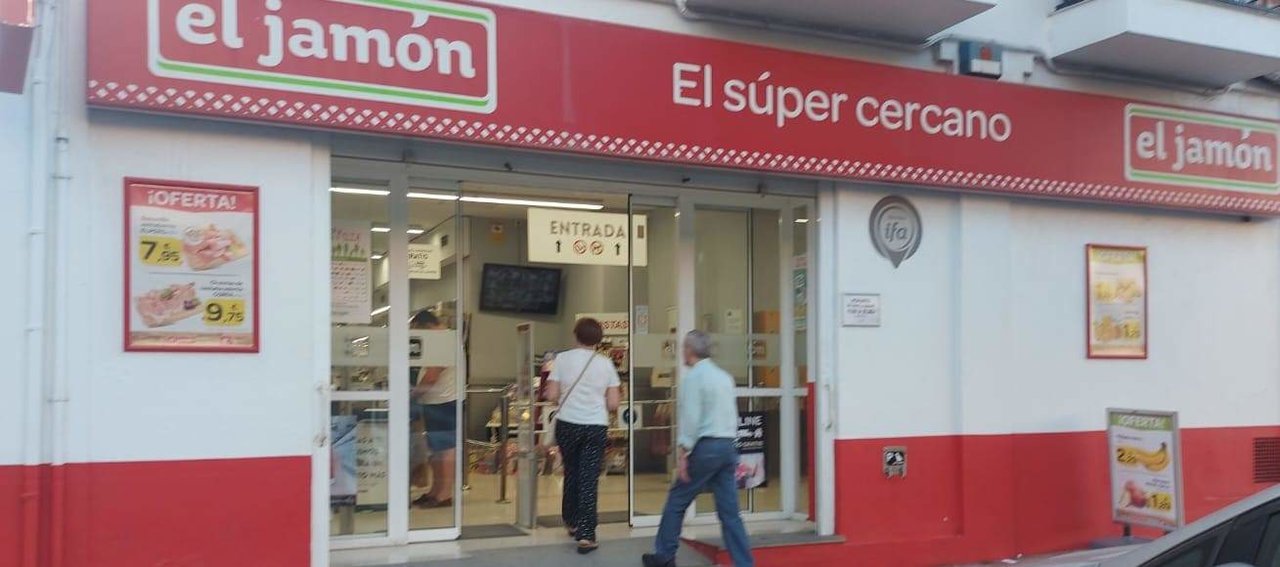 Supermercado El Jamón en Paseo de las Palmeras, de los de mejor precio de Huelva.