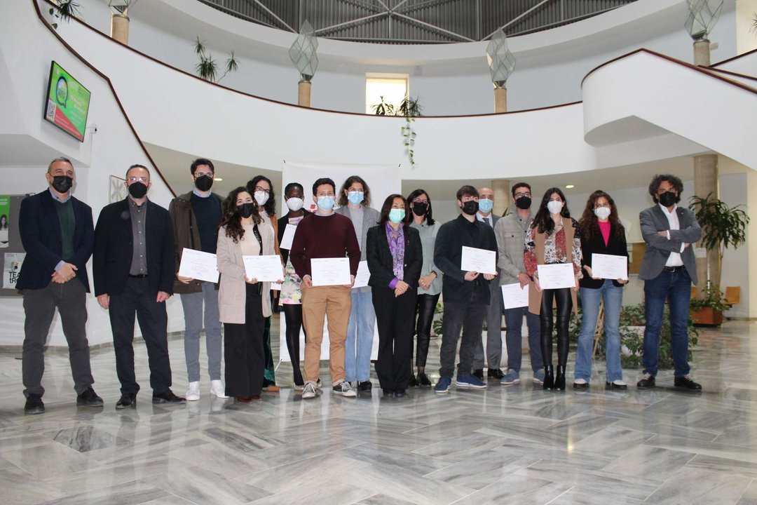 Alumnados de la Universidad de Huelva participantes del proyecto de la Fundación Cepsa
