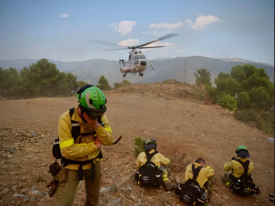 Efectivos del Infoca llegan a un incendio