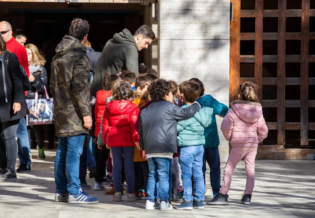 Llegada del público infantil al Festival