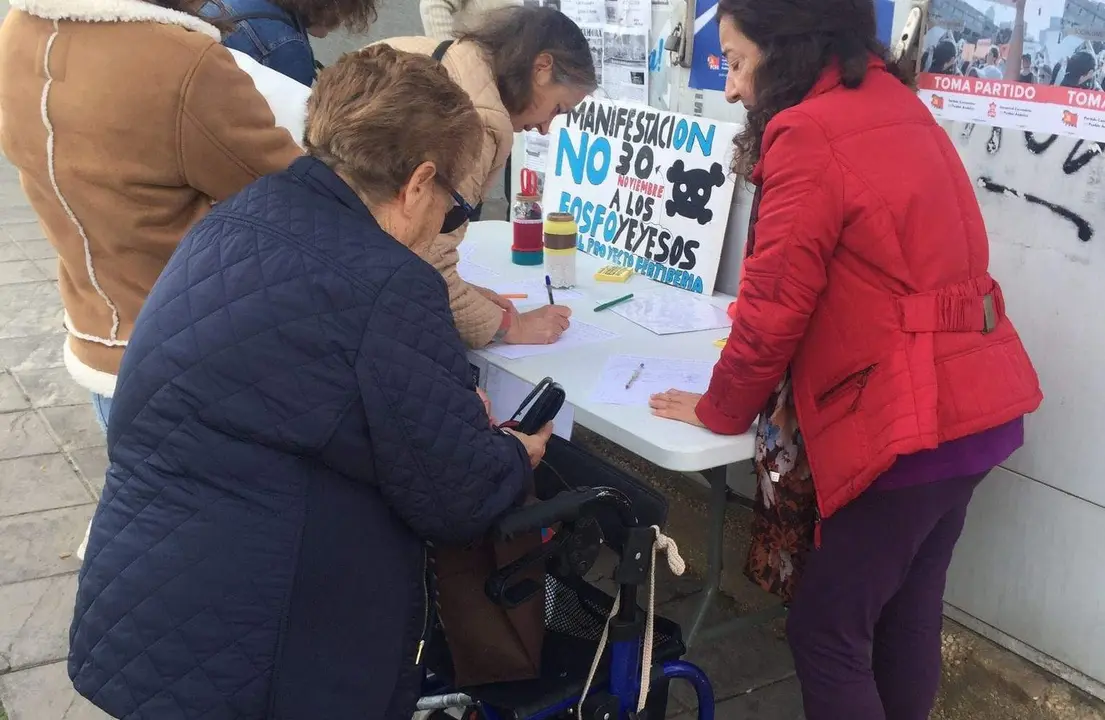 Campaña de recogida de firmas contra el plan de Fertiberia